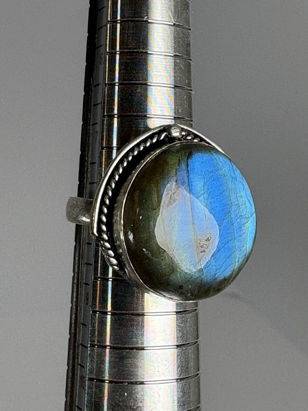 925 Sterling Silver Labradorite Ring Size 8 Large Oval Blue Flash Rope Statement